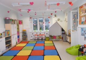 Odmalowana, z nowymi mebelkami sala Starszaków.